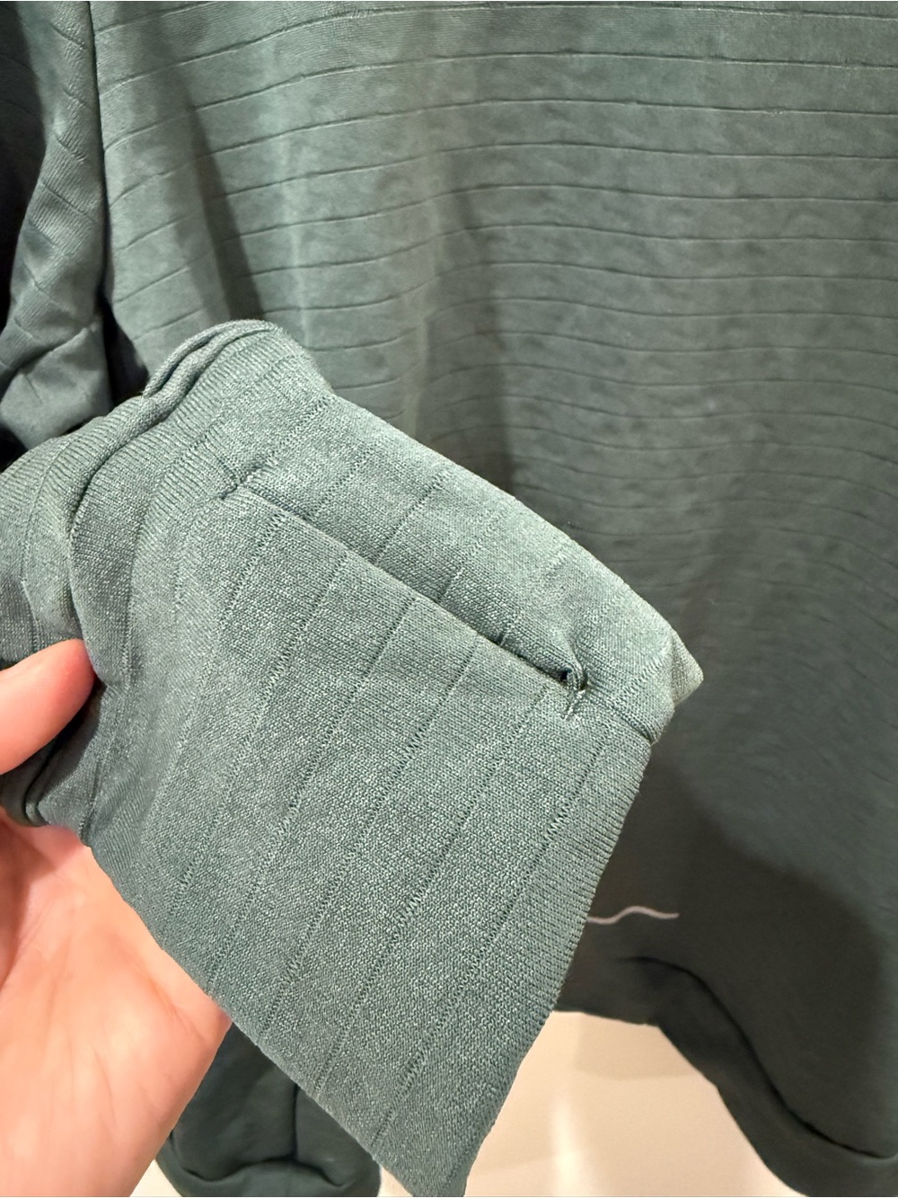 Nike Therma-Fit Pullover - Picture 6 of 10